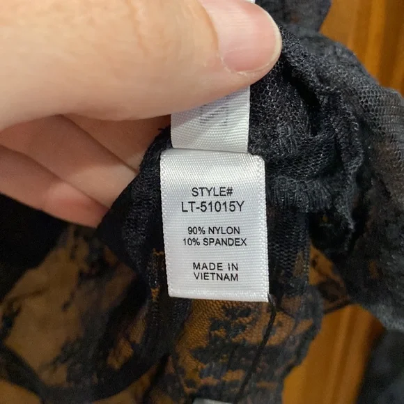 NWT Zenana Outfitters Black Fitted Long Sleeve Blouse size small - Picture 4 of 4